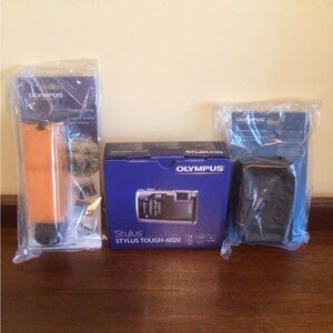 Olympus Stylus Tough-6020 Camera & Accessories